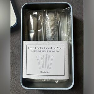 Silver Makeup Brush Set